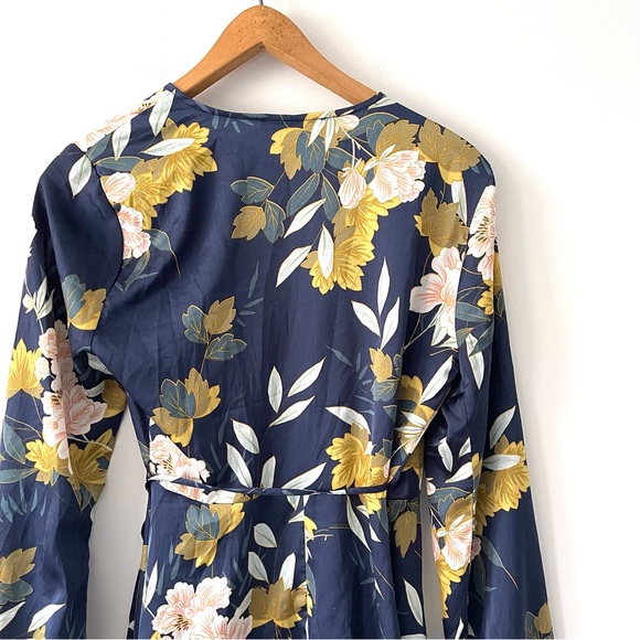 Lulus Love is Life Navy Blue Floral Print Satin Wrap Dress Size Small - Picture 8 of 11